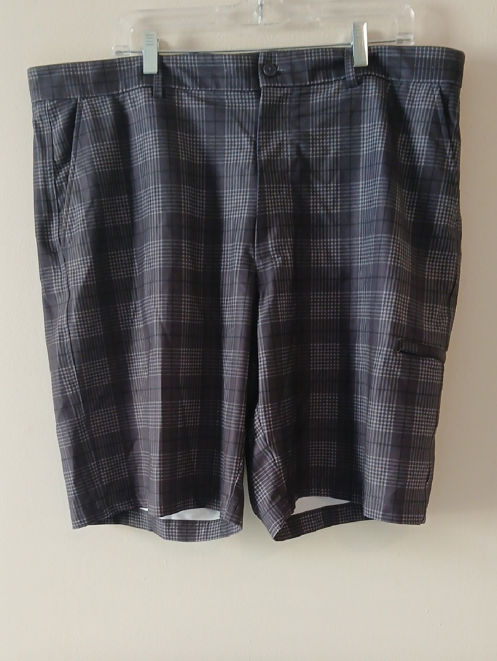 Pebble Beach Gray Plaid Cargo Shorts